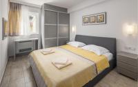 Posteľ alebo postele v izbe v ubytovaní 3 Bedroom Lovely Home In Porec