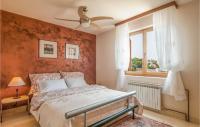Posteľ alebo postele v izbe v ubytovaní 4 Bedroom Beautiful Home In Supetar