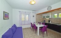 Kuchyňa alebo kuchynka v ubytovaní Apartment Trogir With Sea View 05
