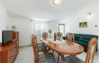 Televízia a/alebo spoločenská miestnosť v ubytovaní Holiday Home Kapelica Ix Cr