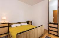 Posteľ alebo postele v izbe v ubytovaní Beautiful Apartment In Starigrad