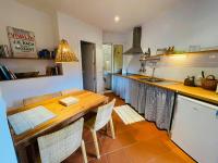 A kitchen or kitchenette at T1· Family Getaway 50m from the Beach