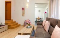 Część wypoczynkowa w obiekcie Holiday Home Peroj Lxxiii