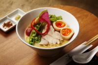 ホテルの敷地内または近くでの食事または食べ物
