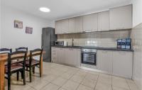 Kuchyňa alebo kuchynka v ubytovaní Holiday Home Put Zuke I