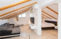 Posedenie v ubytovaní Nice Home In Crikvenica With Sauna