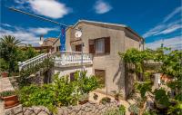 Vonkajšia záhrada v ubytovaní Beautiful Apartment In Mali Losinj