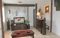 Telewizja i/lub zestaw kina domowego w obiekcie Cozy Home In Avignon With Wifi