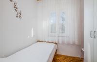 Posteľ alebo postele v izbe v ubytovaní Amazing Apartment In Baska With Wifi