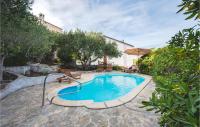 Bazén v ubytovaní Holiday Home Mala Lozna Ii alebo v jeho blízkosti