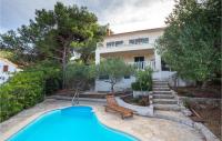 Bazén v ubytovaní Holiday Home Mala Lozna Ii alebo v jeho blízkosti