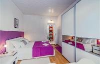Postel nebo postele na pokoji v ubytování 1 Bedroom Nice Home In Korcula