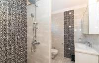 Koupelna v ubytování Three-Bedroom Holiday Home In Kastel Stari