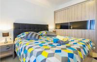Posteľ alebo postele v izbe v ubytovaní Awesome Apartment In Grebastica