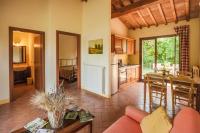 A kitchen or kitchenette at La Sorgente