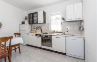 Kuchyňa alebo kuchynka v ubytovaní Holiday Home Jadrija Iv- Vi