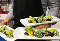 Jídlo v hotelu nebo okolí