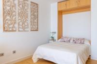 Postel nebo postele na pokoji v ubytování Roca Chica - Parking - Frente Playa - Terraza - Wifi - Bajondillo y Carihuela