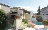 Basen w obiekcie Cozy Home In Avignon With Wifi lub w pobliżu