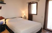 Łóżko lub łóżka w pokoju w obiekcie Cozy Home In Avignon With Wifi