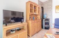 TV a/nebo společenská místnost v ubytování Cozy Home In Nerja With Wifi