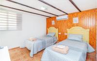 Postel nebo postele na pokoji v ubytování Cozy Home In Nerja With Wifi
