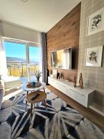 Posedenie v ubytovaní Apartament Szyszka Izerski Resort - strefa z sauną
