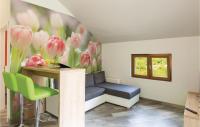 Posedenie v ubytovaní Six-Bedroom Holiday Home In Zagvozd