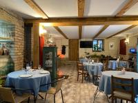 TV in/ali zabaviščno središče v nastanitvi 8 rooms