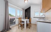 Kuchyňa alebo kuchynka v ubytovaní Holiday Home Perci 13
