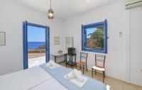Posteľ alebo postele v izbe v ubytovaní Stunning Home In Ampela, Syros
