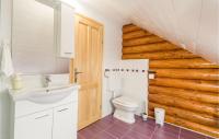 Kúpeľňa v ubytovaní 4 Bedroom Beautiful Home In Otocac