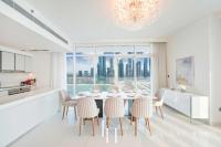 Kuchyň nebo kuchyňský kout v ubytování LUX The Ultimate Palm Sea Skyline Penthouse
