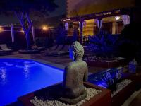 Bazén v ubytování Villa Zen Adeje Piscina privada climatizada nebo v jeho okolí