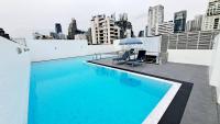 Bazén v ubytování 7C-2 Bedrooms3baths In Downtown Bangkok Near MrtBtsBoat Station nebo v jeho okolí