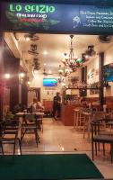 Lo Sfizioにあるレストランまたは飲食店