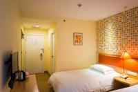 Home Inn Chengdu North Kehua Road Sichuan Universityにあるベッド