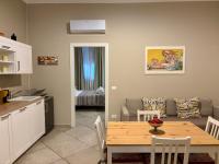 Kuchnia lub aneks kuchenny w obiekcie Central Balcony & Terrace Apartments near Attractions