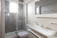 A bathroom at Apartamentos Day Madrid ILDEFONSO Centro Gran Via Sol Malasaña