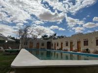 Bazén v ubytování فندق إريغن Erighin siwa hotel nebo v jeho okolí