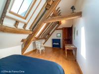 Posteľ alebo postele v izbe v ubytovaní Maison de charme avec piscine intérieure, grand jardin, et paysages magnifiques en pleine campagne - FR-1-497-164