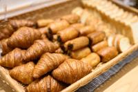 ホテルの敷地内または近くでの食事または食べ物