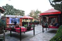 Un patio o zona al aire libre en Kefayat Hotel