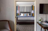 Ein Bett oder Betten in einem Zimmer der Unterkunft The Marker Union Square San Francisco