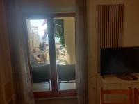 TV a/nebo společenská místnost v ubytování Apartment Milin by the sea-Zadar-Diklo