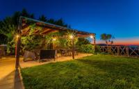 Vonkajšia záhrada v ubytovaní Villa Avia Milatos Crete