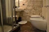 A bathroom at Antico Frantoio Penna