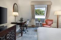 TV&#47;Unterhaltungsangebot in der Unterkunft Delta Hotels by Marriott Worsley Park Country Club