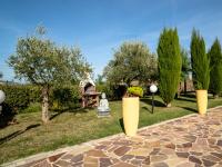 A garden outside Holiday Home Rêve d'Or by Interhome