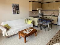 Kuchnia lub aneks kuchenny w obiekcie Blue Sky Apartments